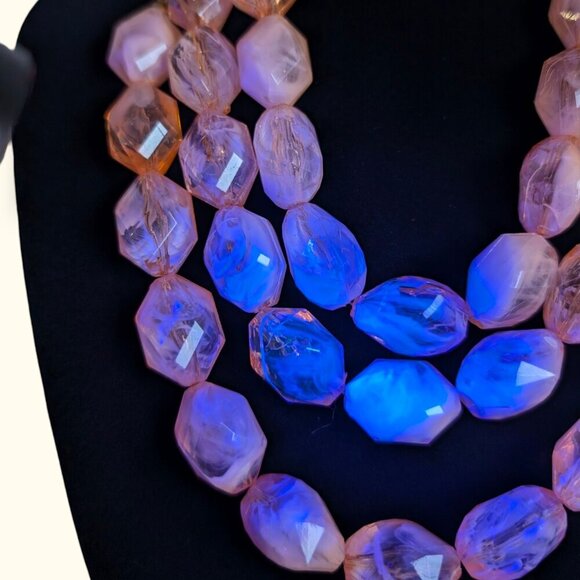 Vintage 3-Strand Chunky Lucite Beaded Necklace - Picture 2 of 6